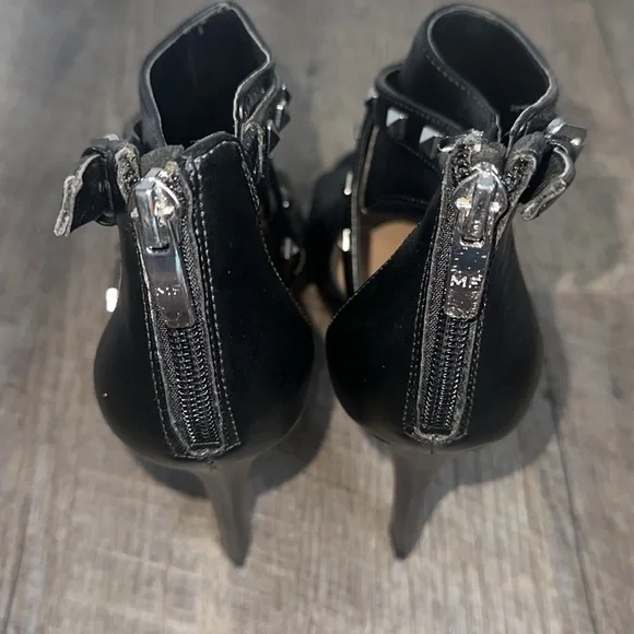 Marc Fisher Platform Black Studded Heel - Picture 4 of 6